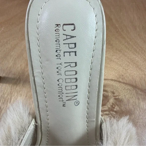 Cape Robbin Beige Faux Fur Slide Heels - Picture 2 of 9